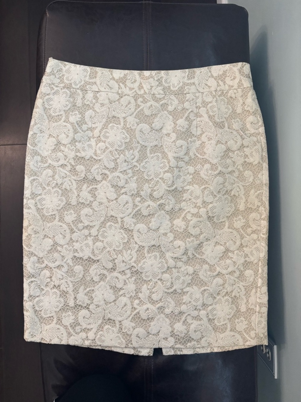 Banana Republic Cream Lace Print Pencil Skirt